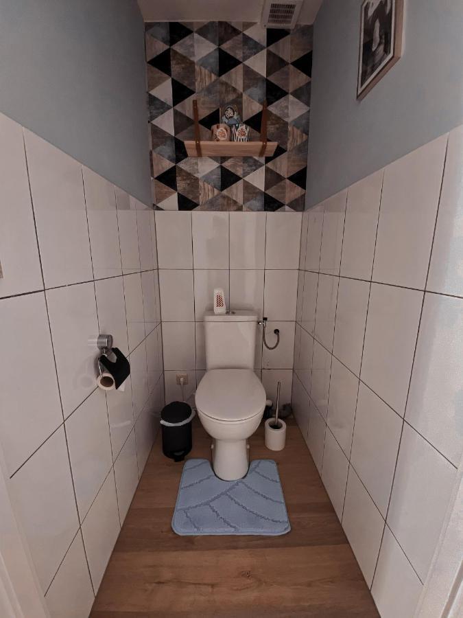 Loods 123 Bed & Kitchen Villa Landgraaf Exterior foto